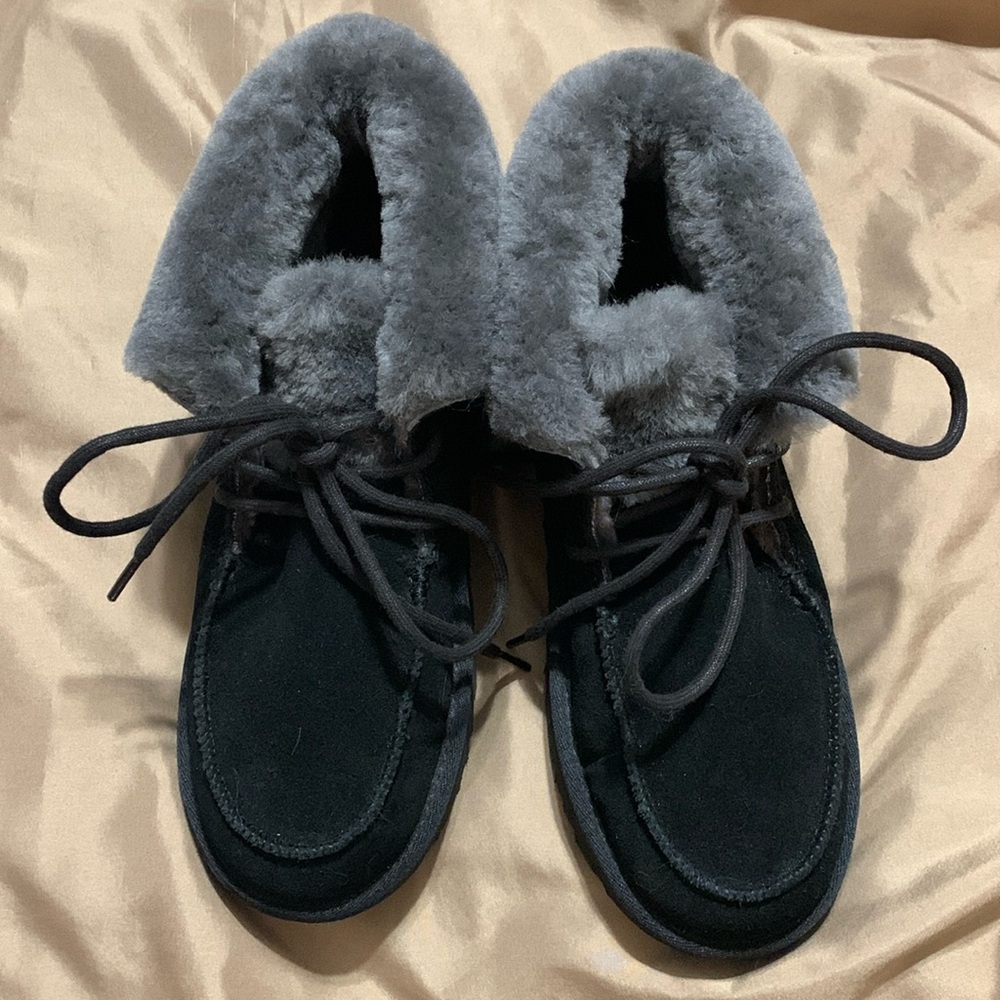 UGG ankle boots ￼never worn